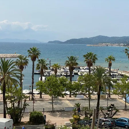 T2 Coquet Plein Centre Vue Mer Exceptionnelle. Apartamento